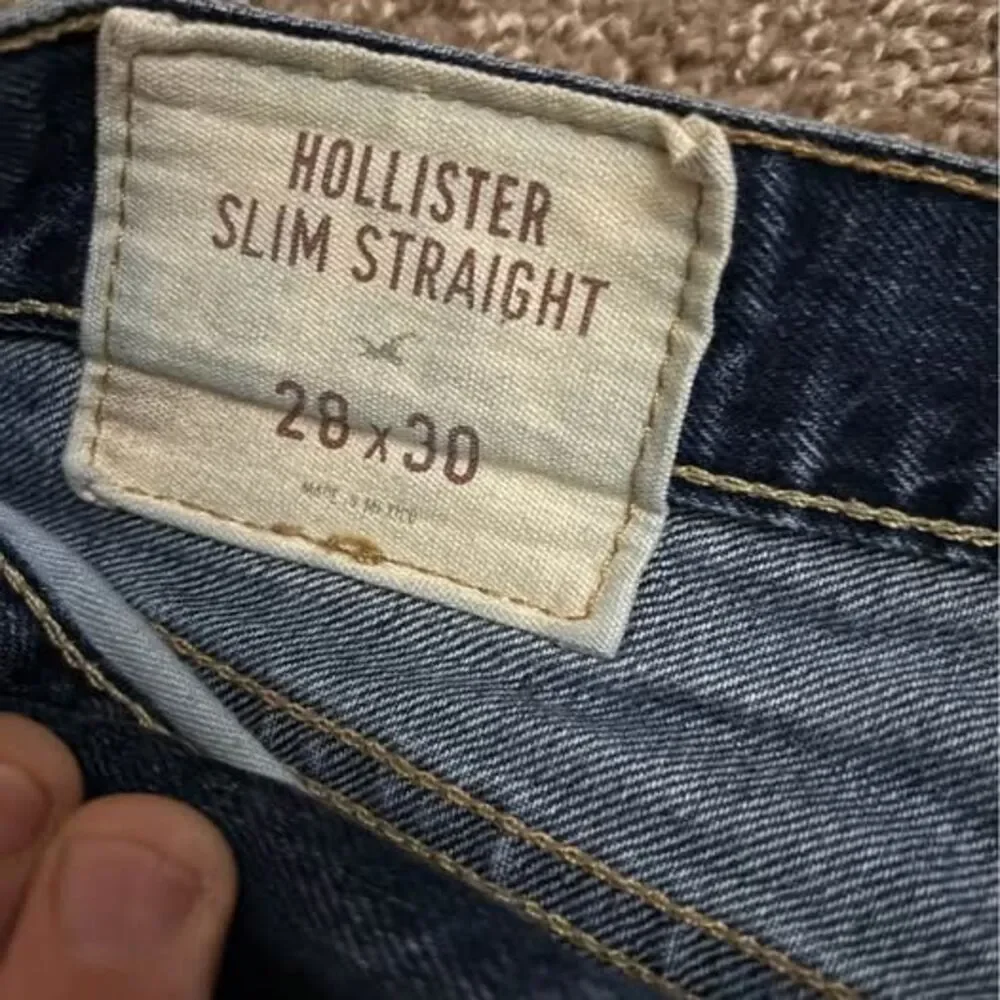 Hollister Men’s (size 28x30) Straight Classic Jeans